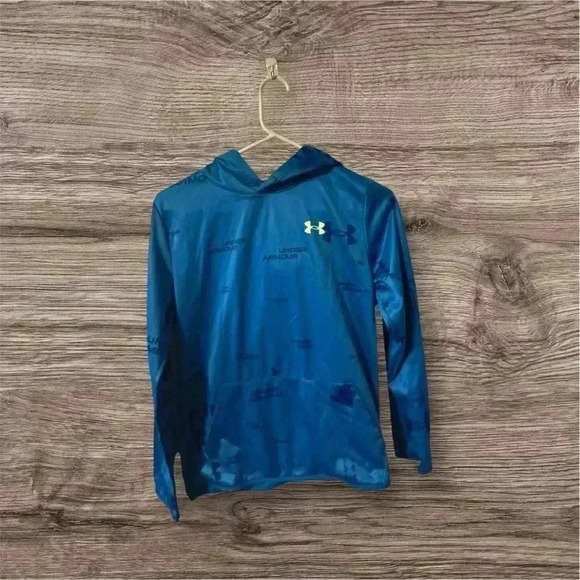 NWOT Under Armor Boys Hoodie ❤️ - Picture 1 of 3